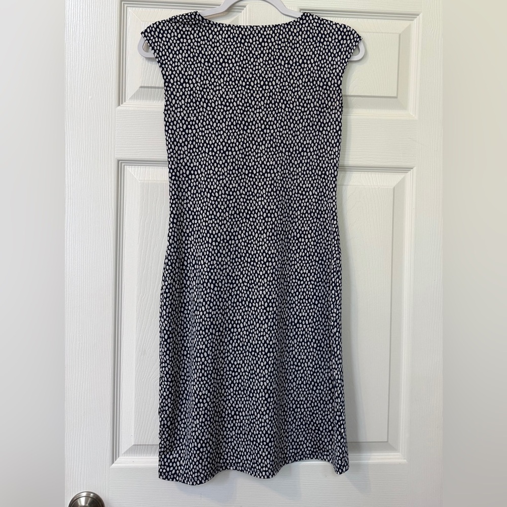 Dana Buchman Elegant Navy and White Patterned Dress - Size XS - Picture 14 of 16
